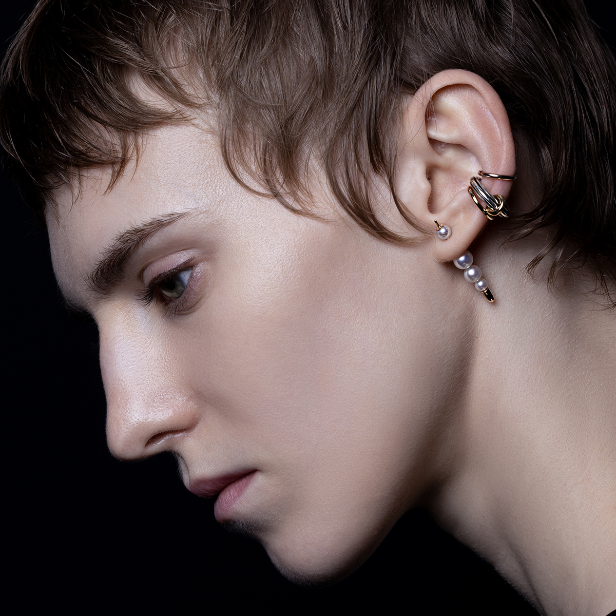 SNAKE KNOT Blue Sapphire Eye Earring